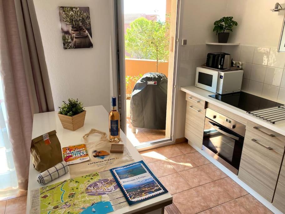Coeur De Frejus, L'Amphitheatre, Appartement 3 Pieces Climatise, Terrasse, Barbecue, Piscine & Parking Экстерьер фото