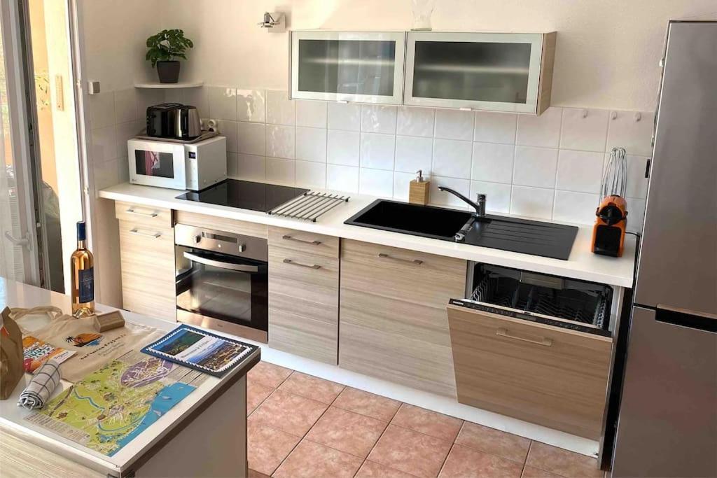 Coeur De Frejus, L'Amphitheatre, Appartement 3 Pieces Climatise, Terrasse, Barbecue, Piscine & Parking Экстерьер фото