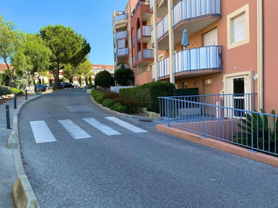 Coeur De Frejus, L'Amphitheatre, Appartement 3 Pieces Climatise, Terrasse, Barbecue, Piscine & Parking Экстерьер фото