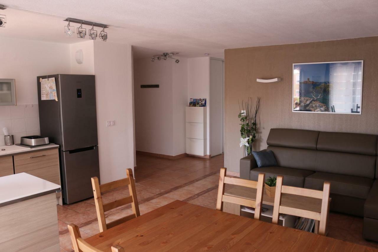 Coeur De Frejus, L'Amphitheatre, Appartement 3 Pieces Climatise, Terrasse, Barbecue, Piscine & Parking Экстерьер фото